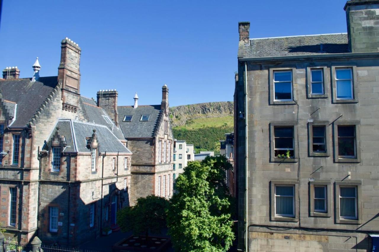 Central And Spacious Flat - Royal Mile Apartment Edinburgh Exterior photo